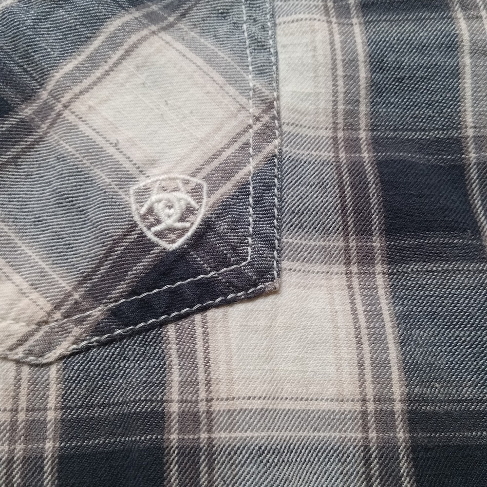 Ariat‎ Retro Fit Long Sleeve Button Up Shirt Men's XL Blue Plaid - Picture 5 of 7